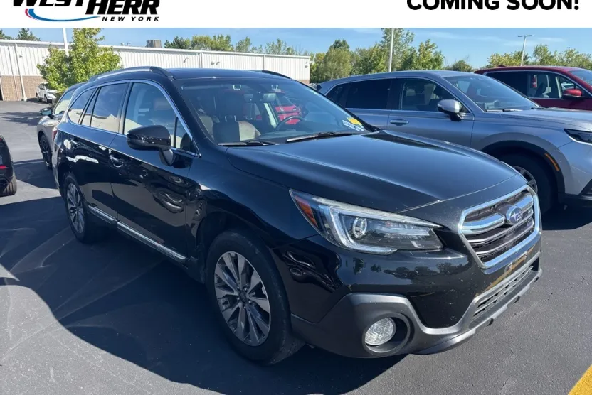2018 Subaru Outback 3.6R Touring photo 1