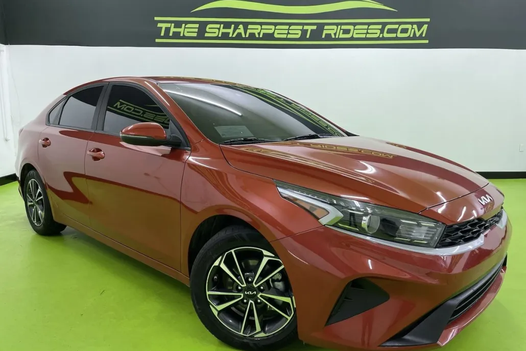 2024 Kia Forte LXS photo 1