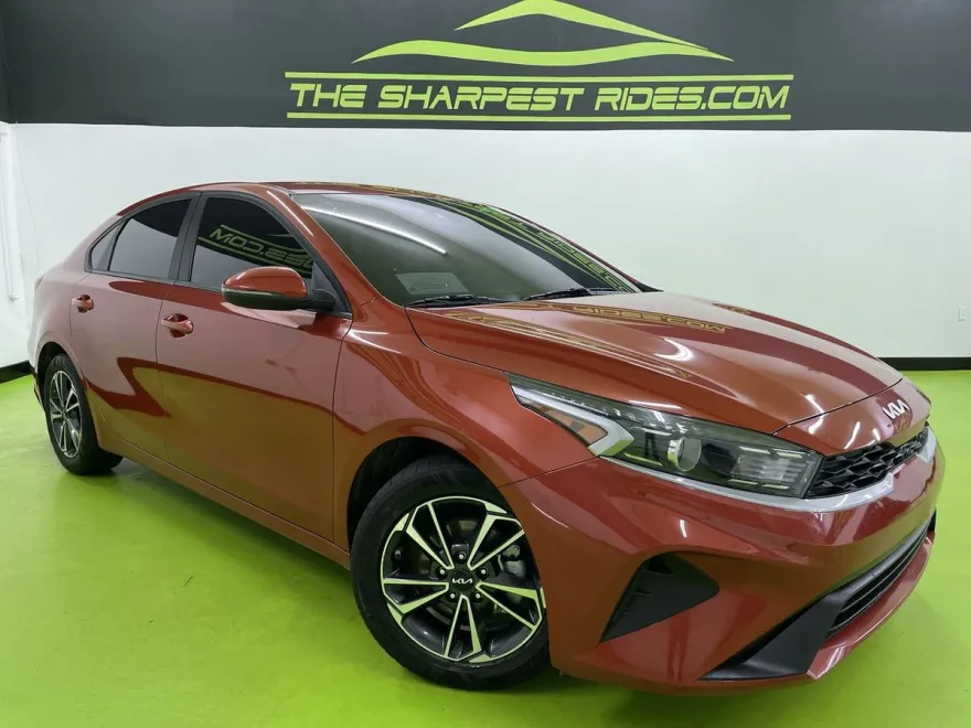 2024 Kia Forte LXS photo 1