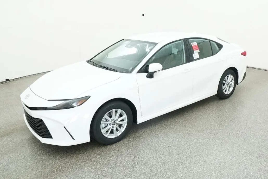2026 Toyota Camry LE photo 1