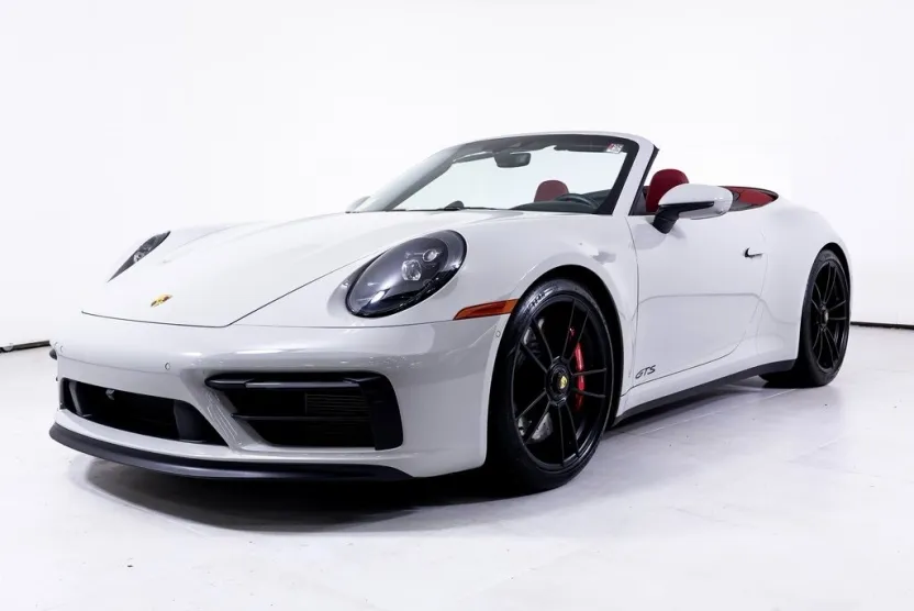 2022 Porsche 911 GTS Cabriolet photo 1