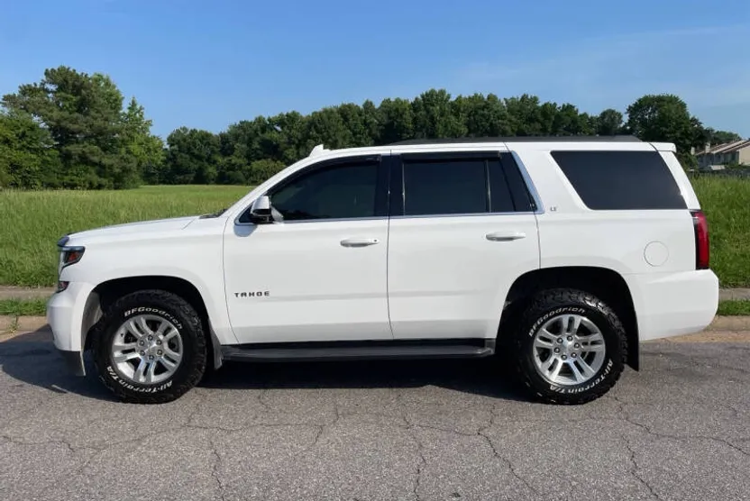 2018 Chevrolet Tahoe LT photo 1