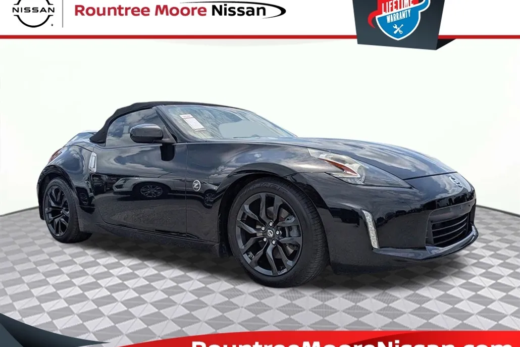 2018 Nissan 370Z Touring photo 1