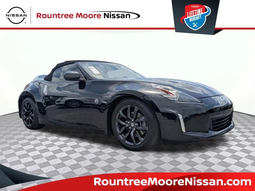 2018 Nissan 370Z Touring photo 1