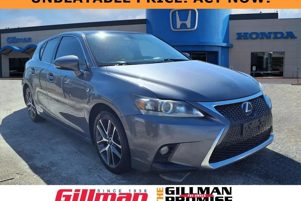 2016 Lexus CT 200h photo 1