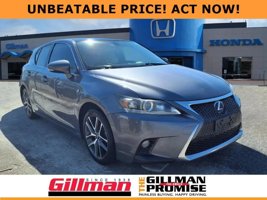 2016 Lexus CT 200h photo 1