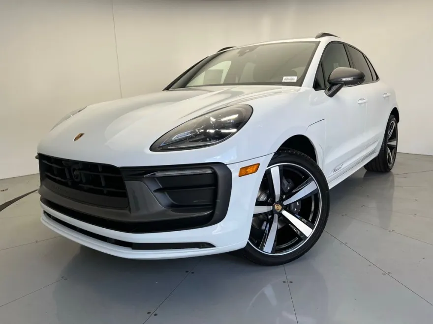 2025 Porsche Macan T photo 1