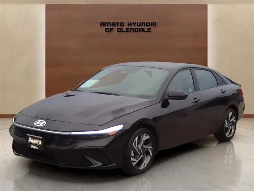 2025 Hyundai Elantra SEL Sport photo 1