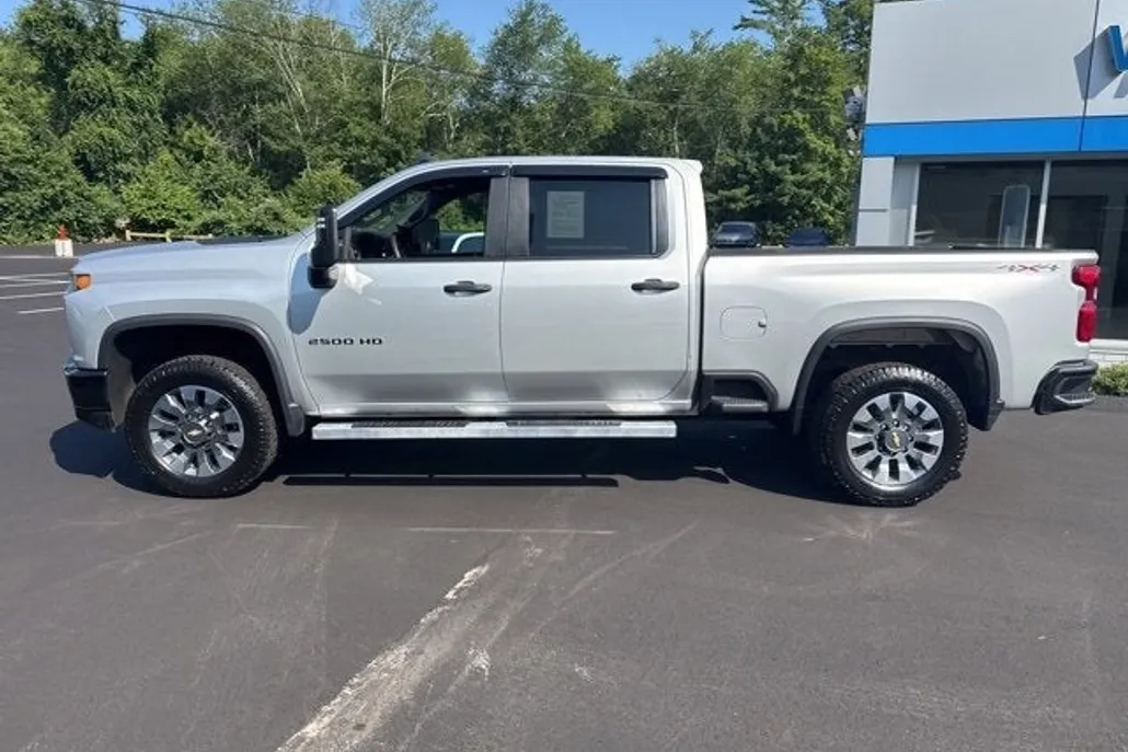 2022 Chevrolet Silverado 2500HD Custom photo 1