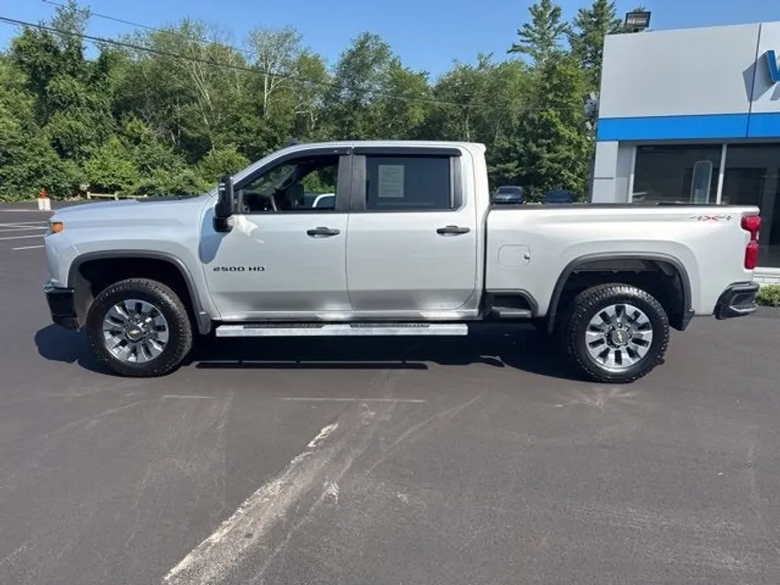 2022 Chevrolet Silverado 2500HD Custom photo 1
