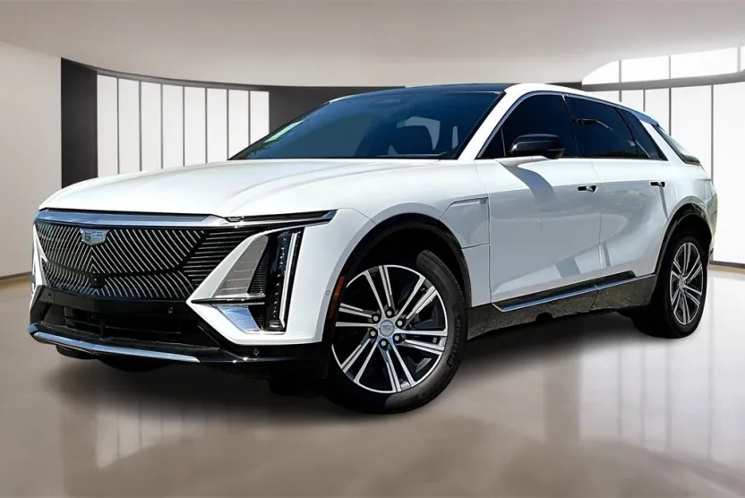 2025 Cadillac Lyriq Luxury photo 1