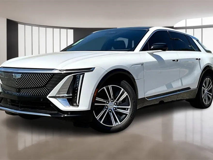 2025 Cadillac Lyriq Luxury photo 1