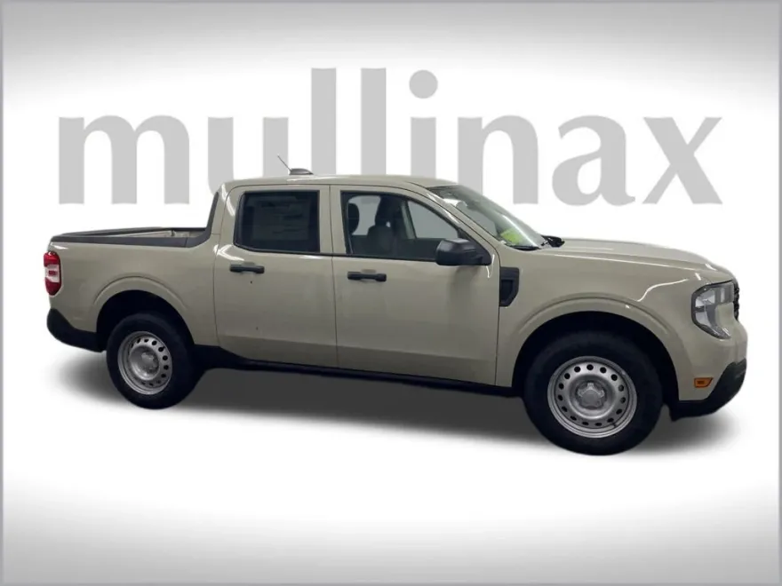 2025 Ford Maverick XL photo 1