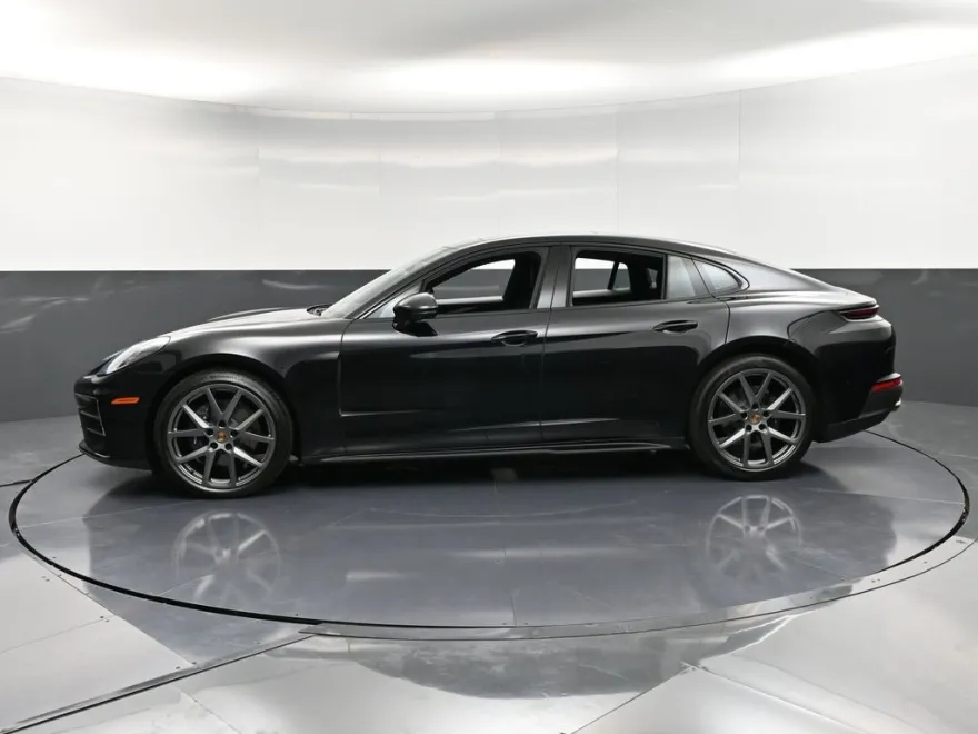 2025 Porsche Panamera 4 photo 1