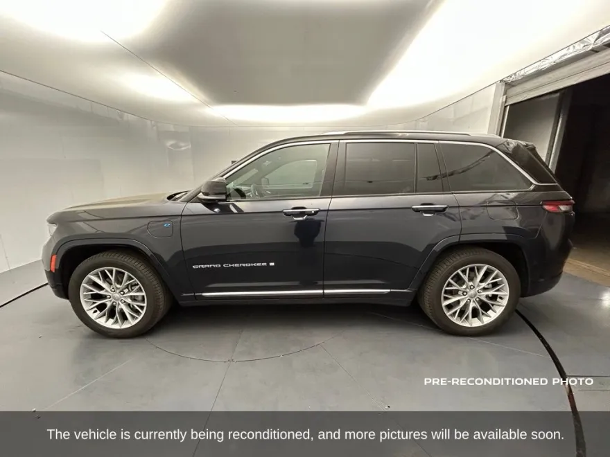2023 Jeep Cherokee Summit Reserve 4xe photo 1
