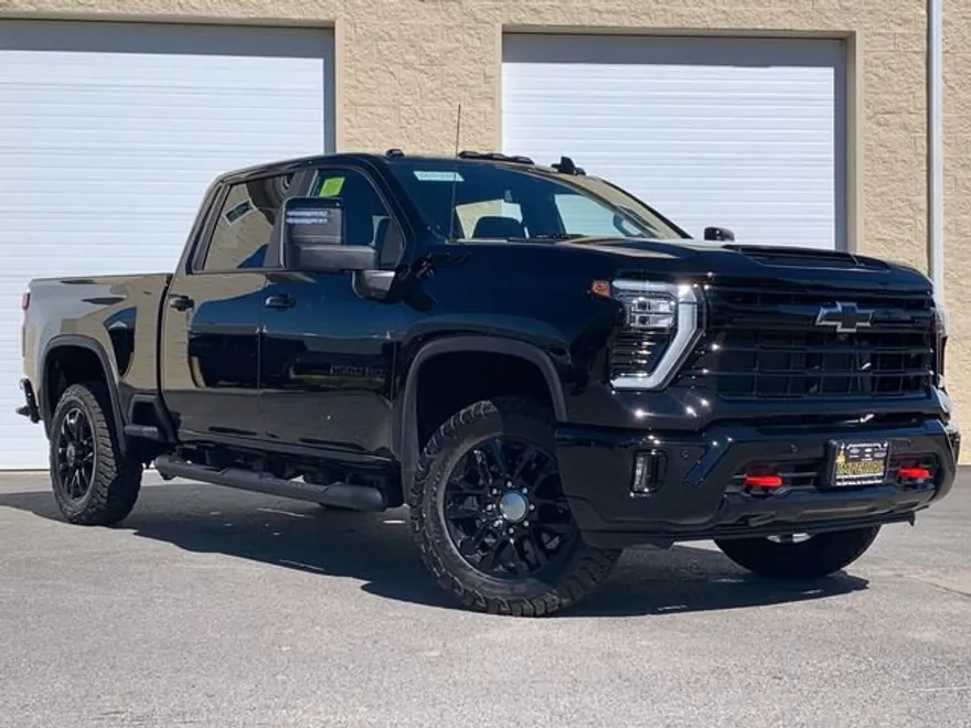 2025 Chevrolet Silverado 2500HD LT photo 1