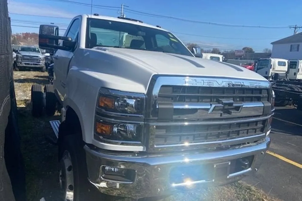 2024 Chevrolet Silverado Work Truck 6500HD photo 1