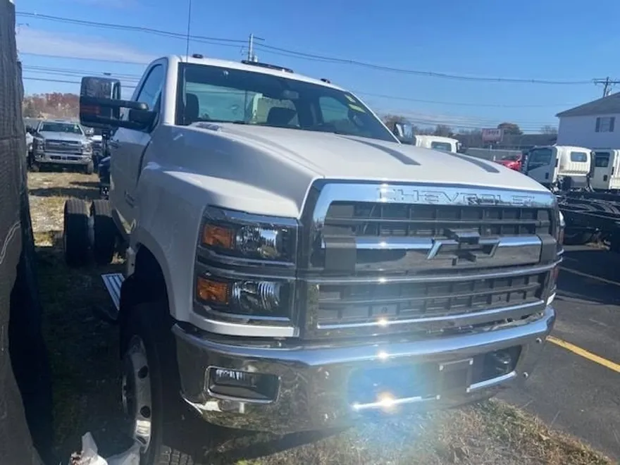 2024 Chevrolet Silverado Work Truck 6500HD photo 1