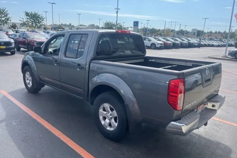 2009 Nissan Frontier SE photo 1