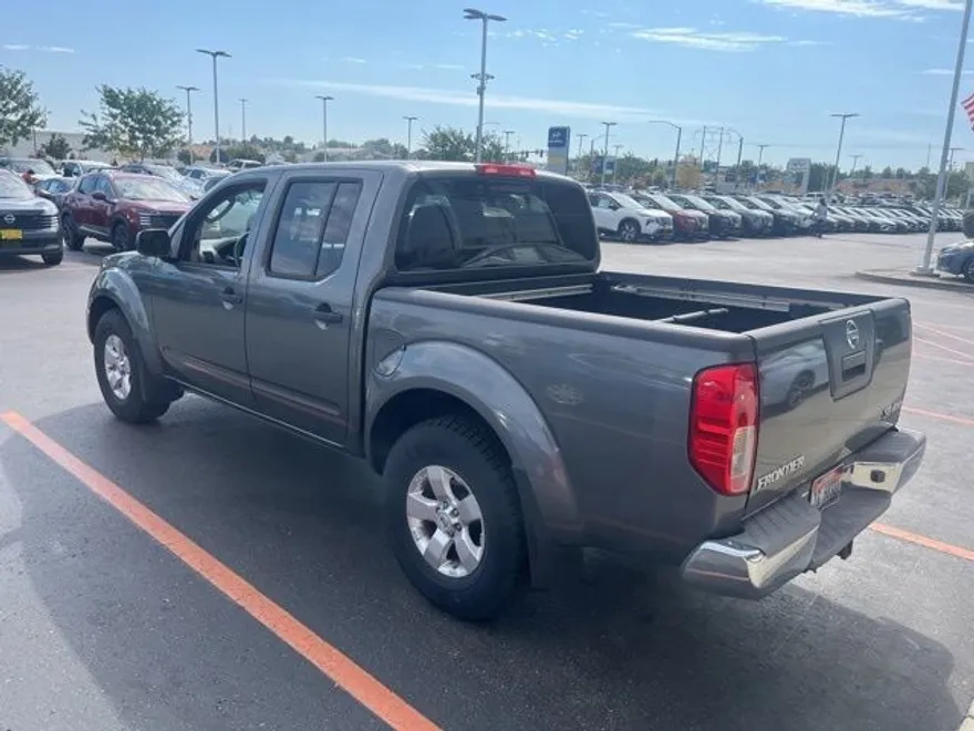 2009 Nissan Frontier SE photo 1