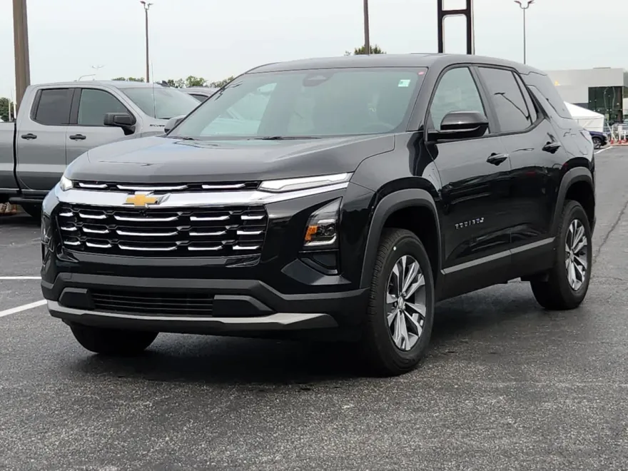 2026 Chevrolet Equinox LT photo 1