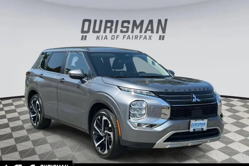 2022 Mitsubishi Outlander SE photo 1