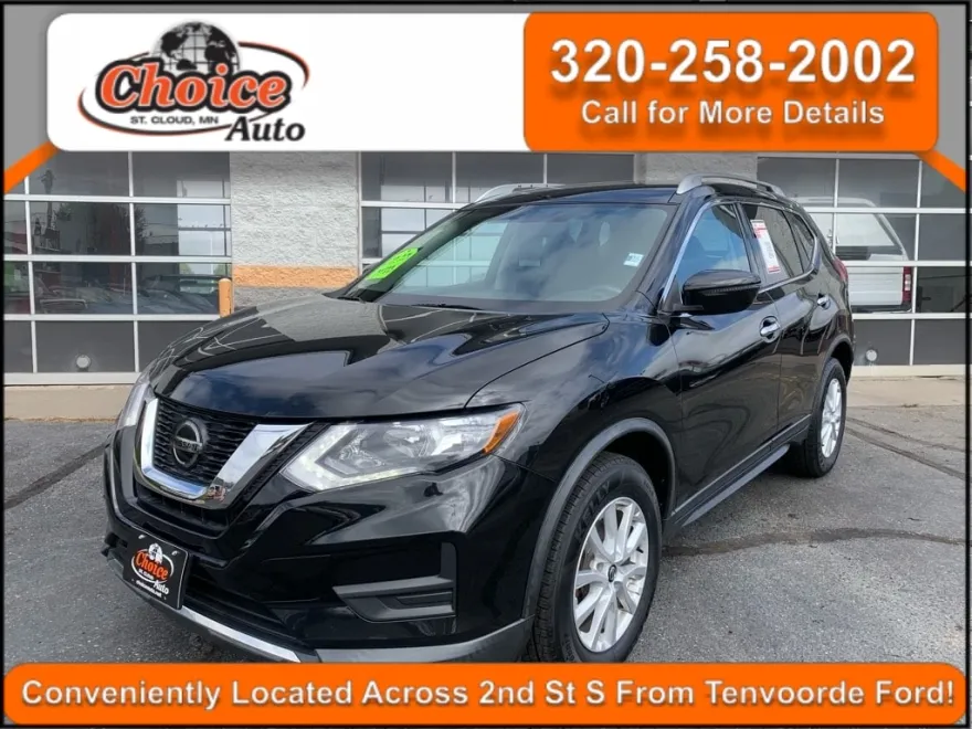 2018 Nissan Rogue SV photo 1