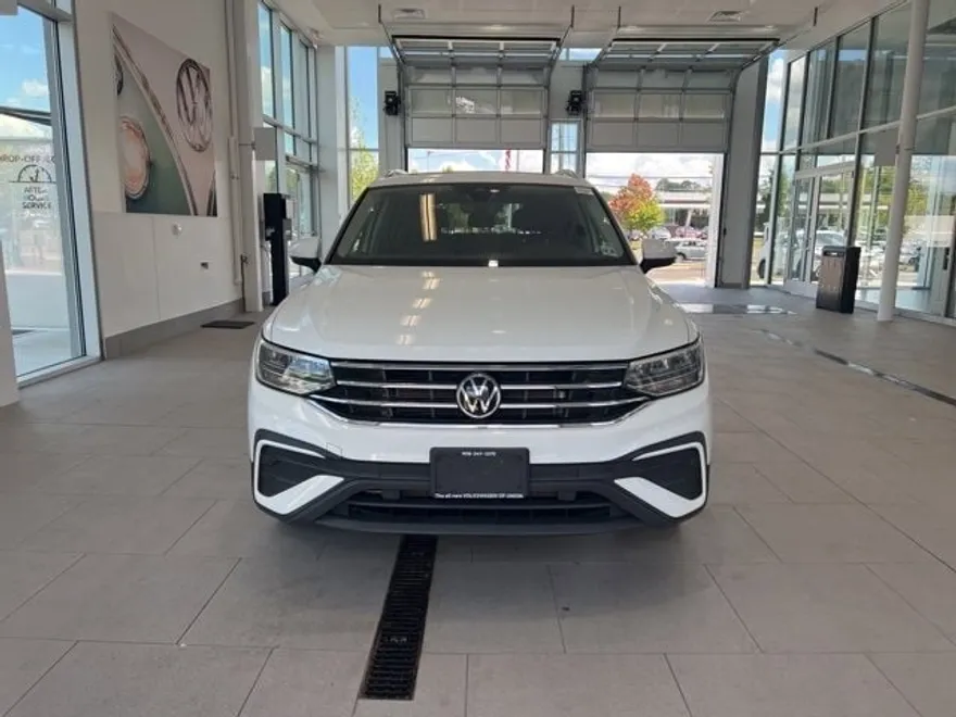 2022 Volkswagen Tiguan SE photo 1