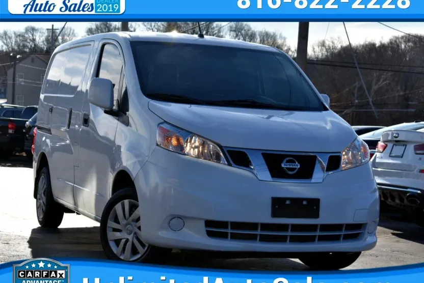 2017 Nissan NV200 SV photo 1