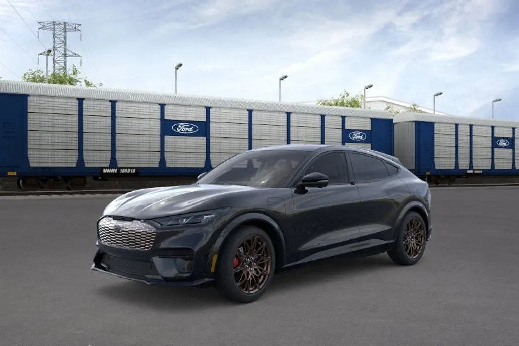 2025 Ford Mustang Mach-E GT photo 1
