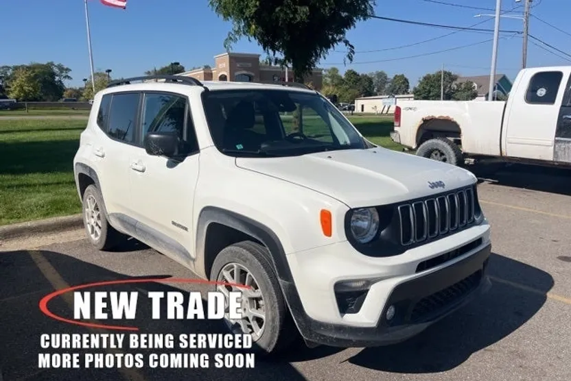 2022 Jeep Renegade Latitude photo 1