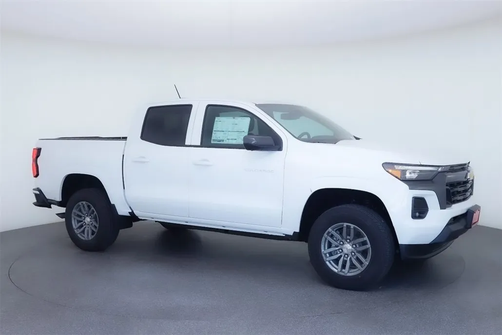 2026 Chevrolet Colorado LT photo 1