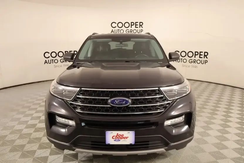 2021 Ford Explorer XLT photo 1