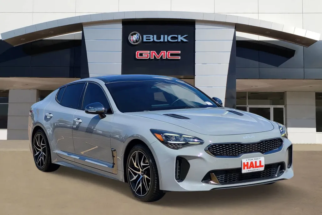 2022 Kia Stinger GT-Line photo 1