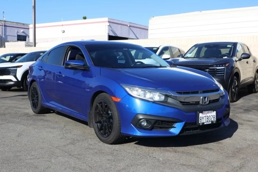 2017 Honda Civic EX-T photo 1