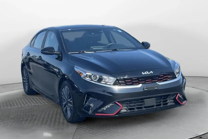 2022 Kia Forte GT-Line photo 1