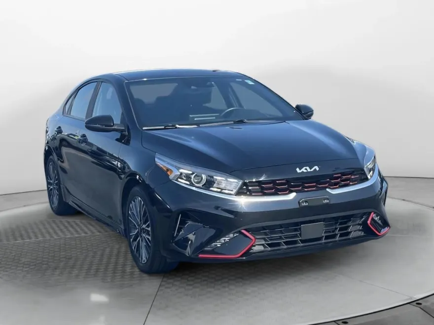 2022 Kia Forte GT-Line photo 1