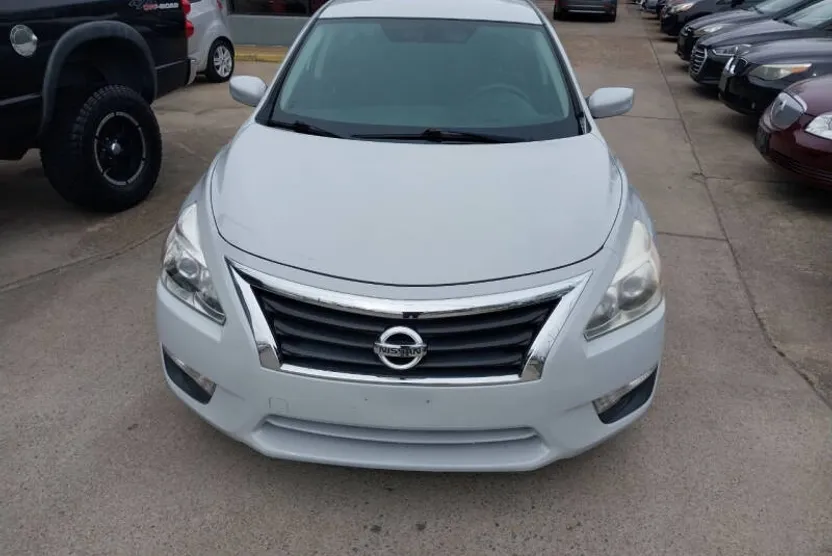 2015 Nissan Altima 2.5 S photo 1