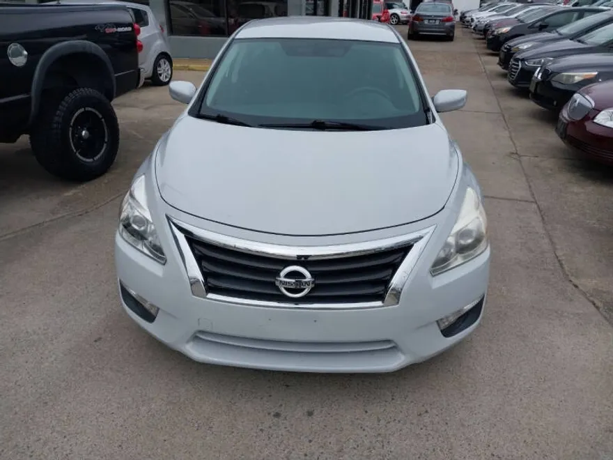 2015 Nissan Altima 2.5 S photo 1