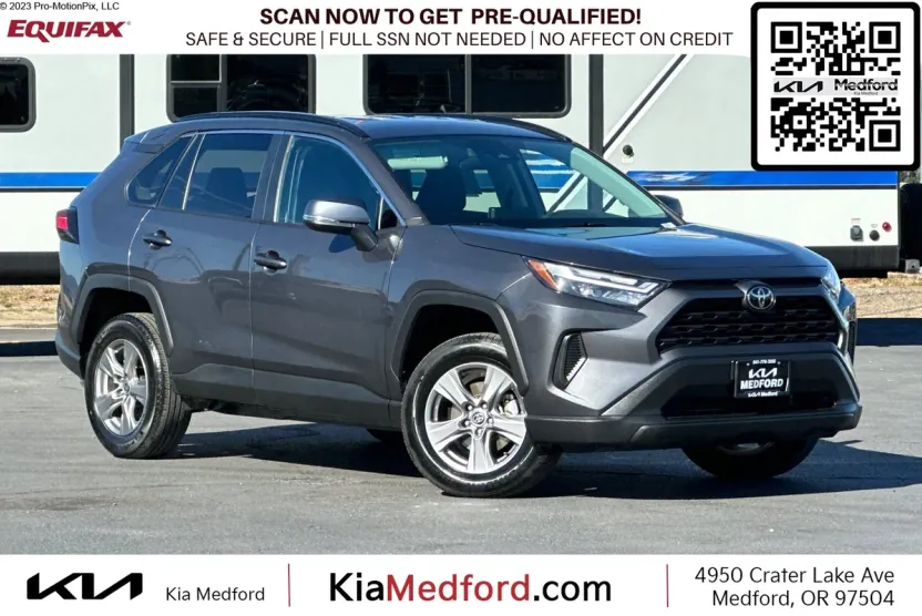 2024 Toyota RAV4 XLE photo 1