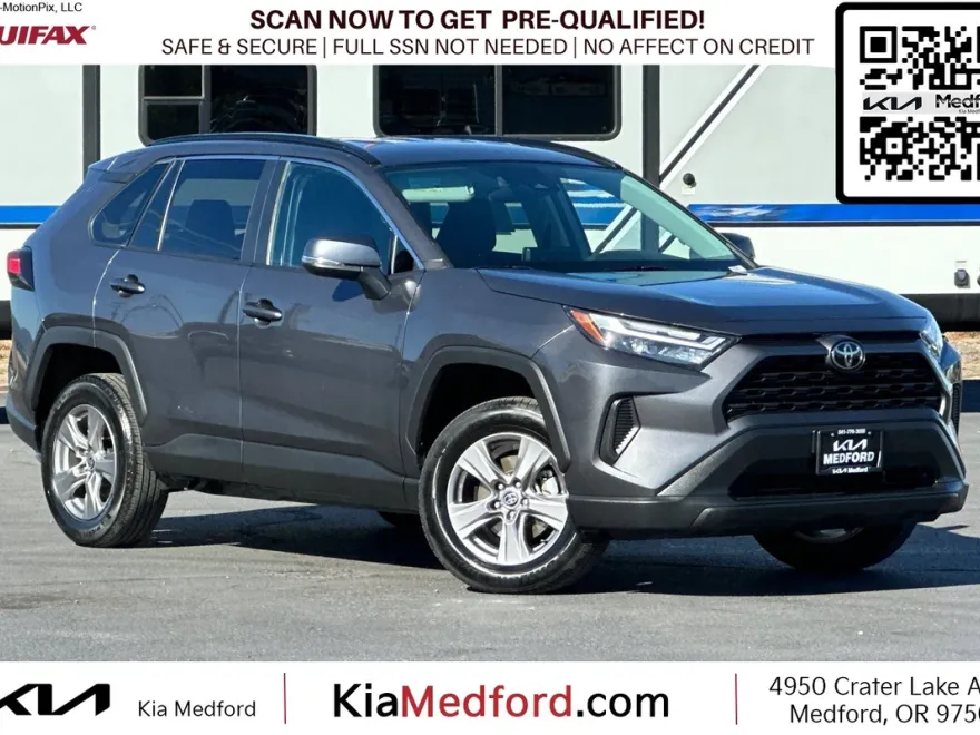 2024 Toyota RAV4 XLE photo 1