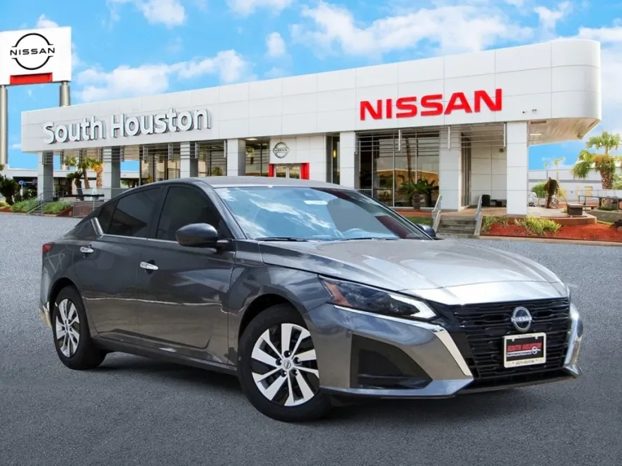 2025 Nissan Altima S photo 1
