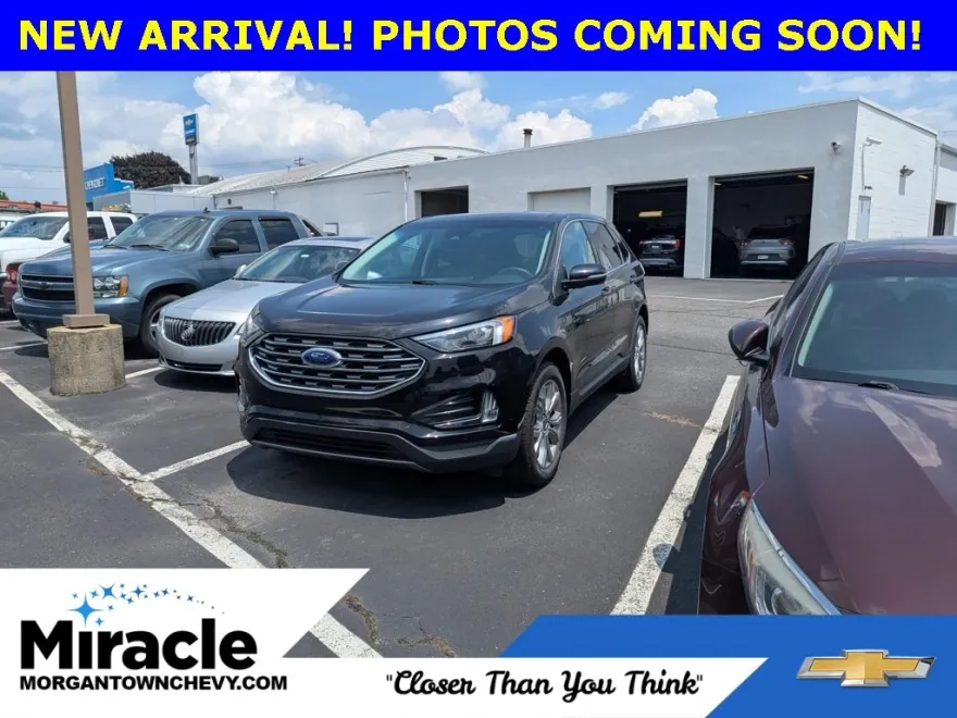 2022 Ford Edge Titanium photo 1