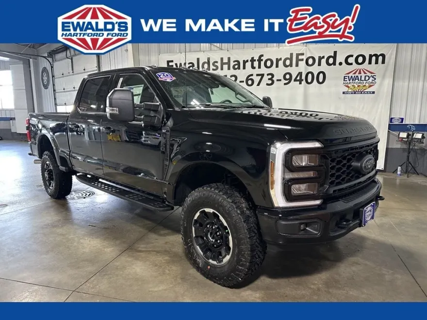 2025 Ford F-350 photo 1