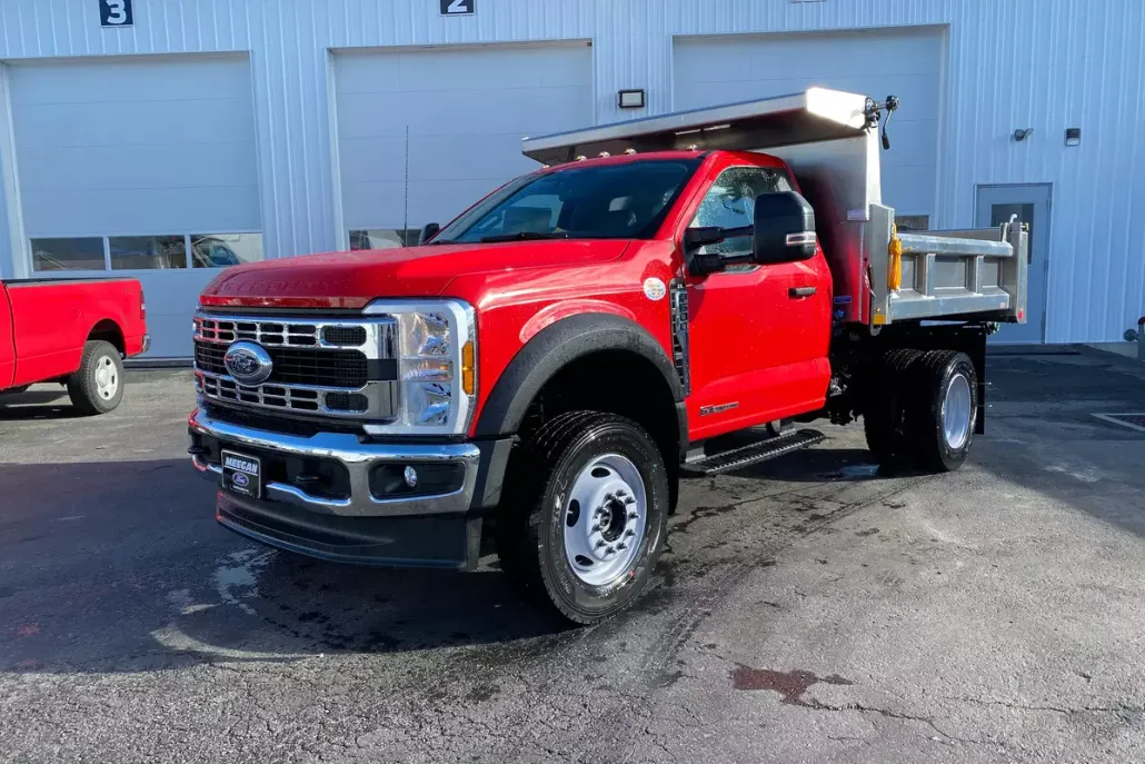2024 Ford F-600 photo 1