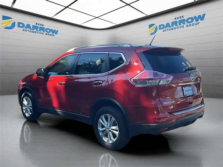 2016 Nissan Rogue SV photo 1
