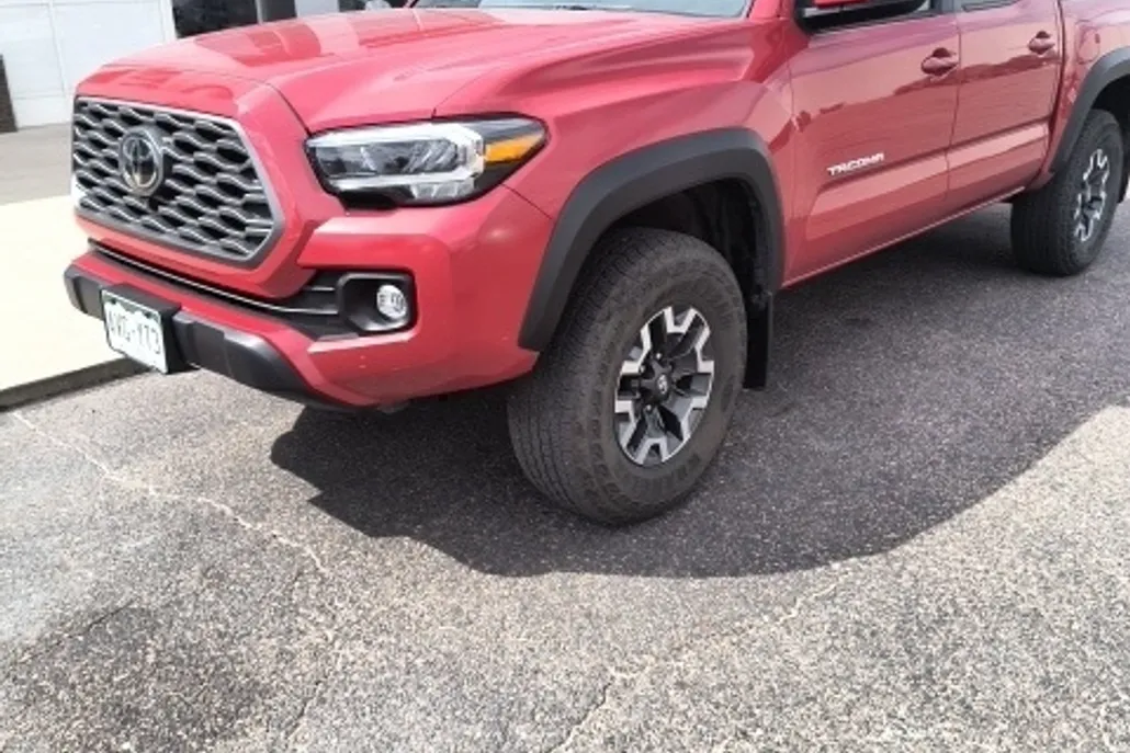 2023 Toyota Tacoma TRD Off-Road photo 1