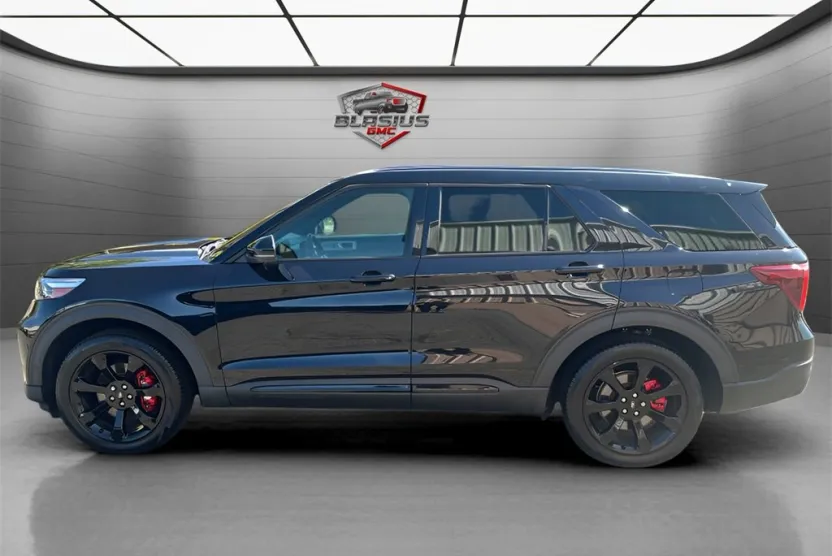 2022 Ford Explorer ST photo 1