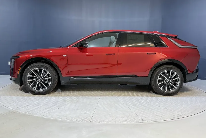 2025 Cadillac Lyriq Sport photo 1