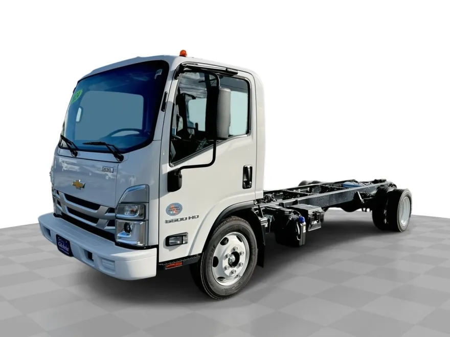 2024 Chevrolet Silverado 5500HD photo 1